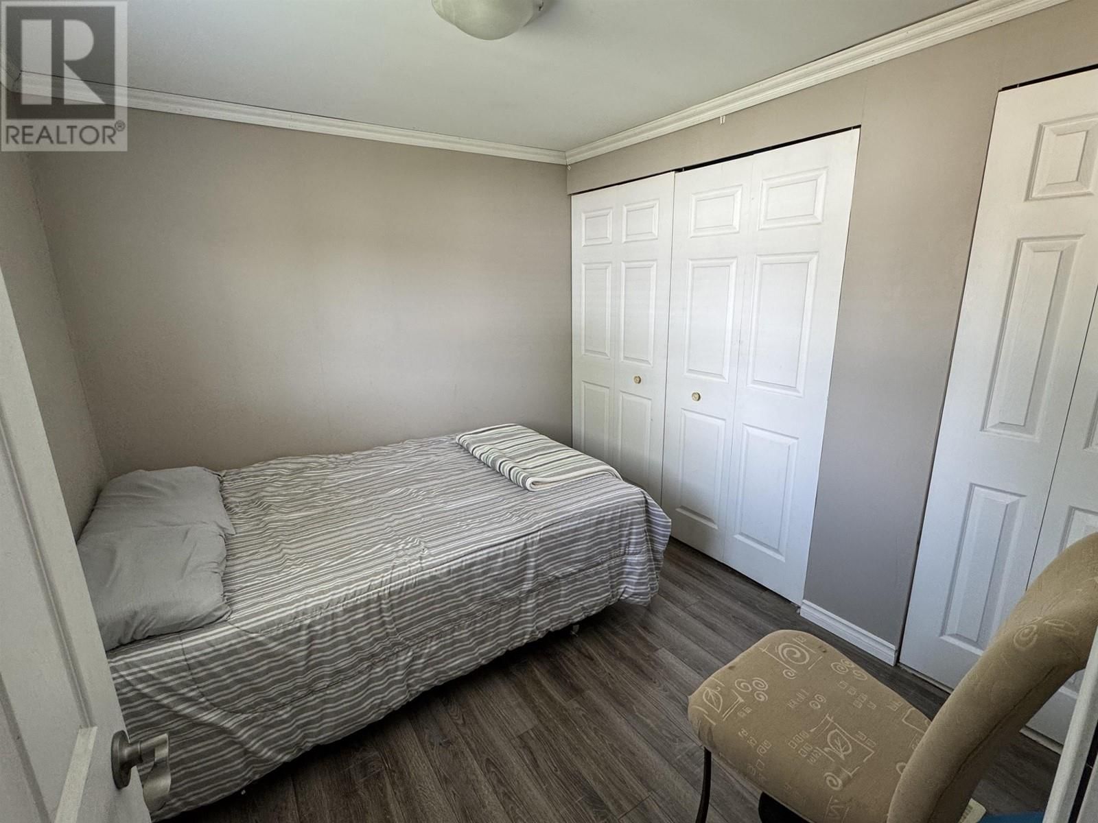 970 BEAVEN CRESCENT Image 18