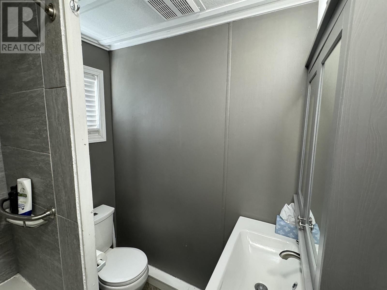 970 BEAVEN CRESCENT Image 19