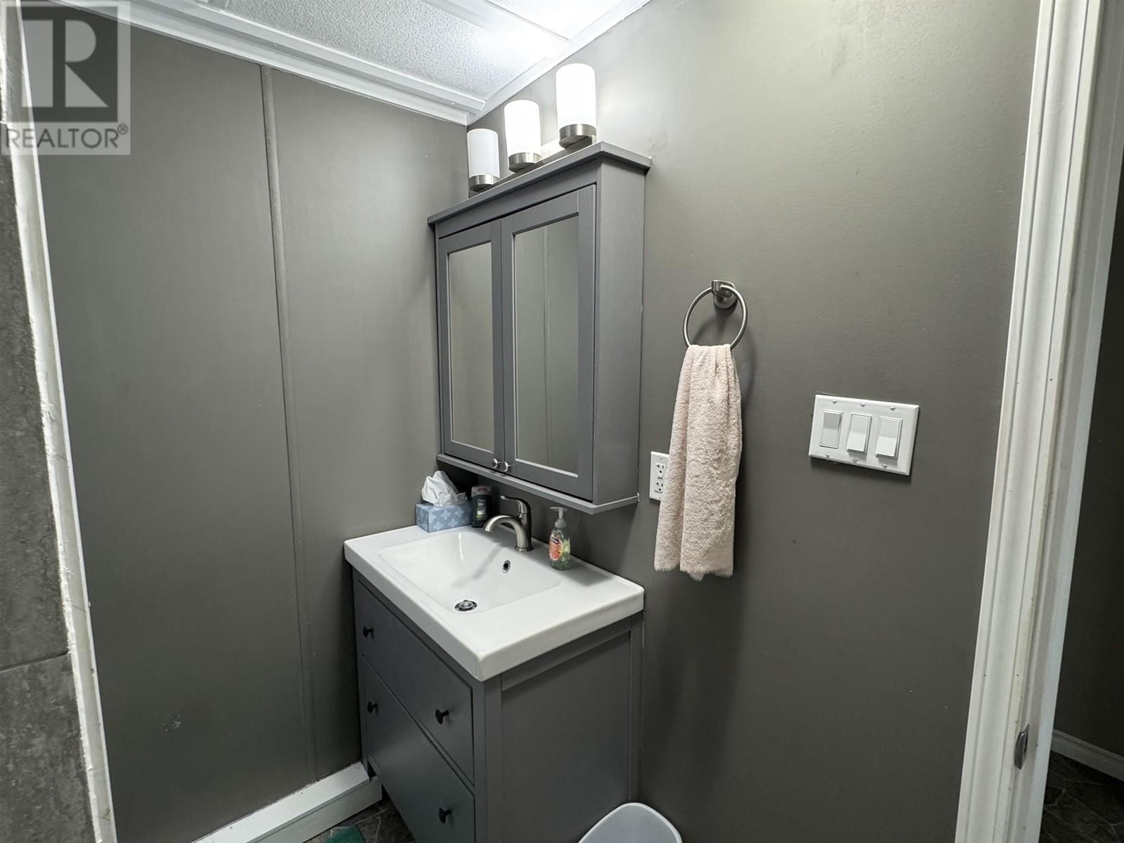 970 BEAVEN CRESCENT Image 20