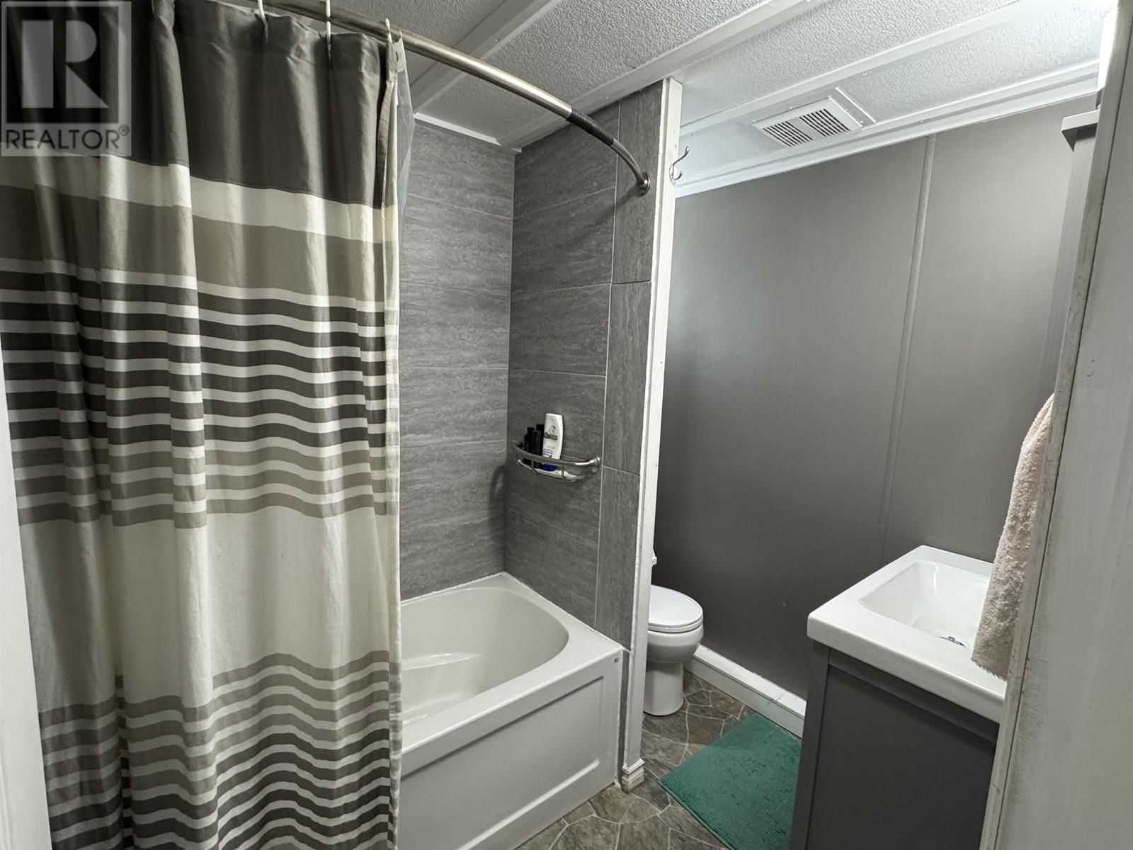 970 BEAVEN CRESCENT Image 21