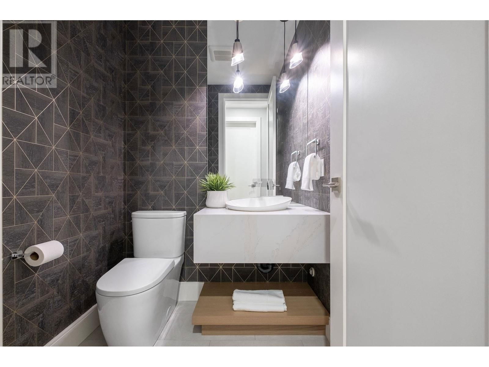 7739 LEE STREET Image 15