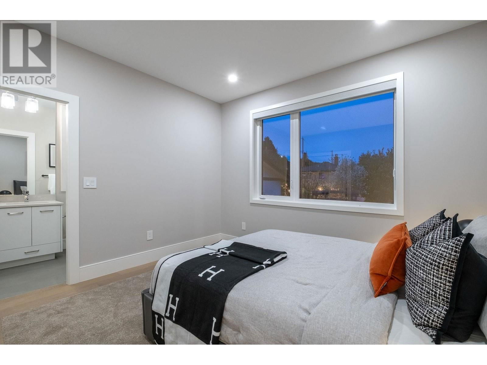 7739 LEE STREET Image 24