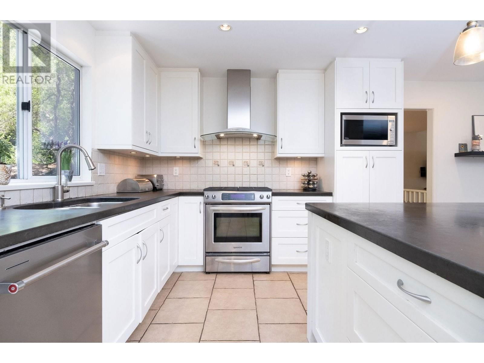 1663 CASCADE COURT Image 7
