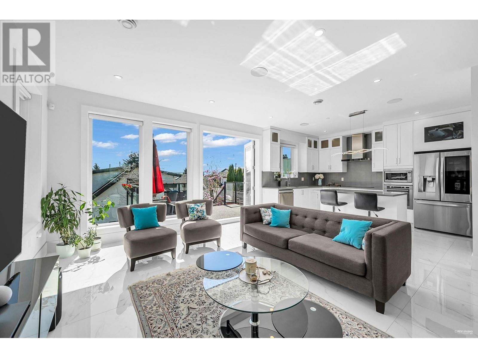 2996 7TH AVENUE Image 10