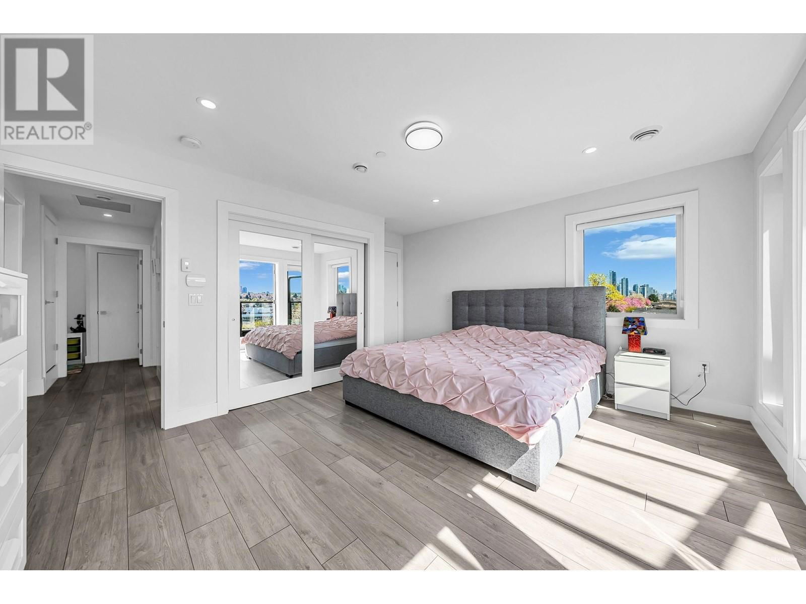 2996 7TH AVENUE Image 18