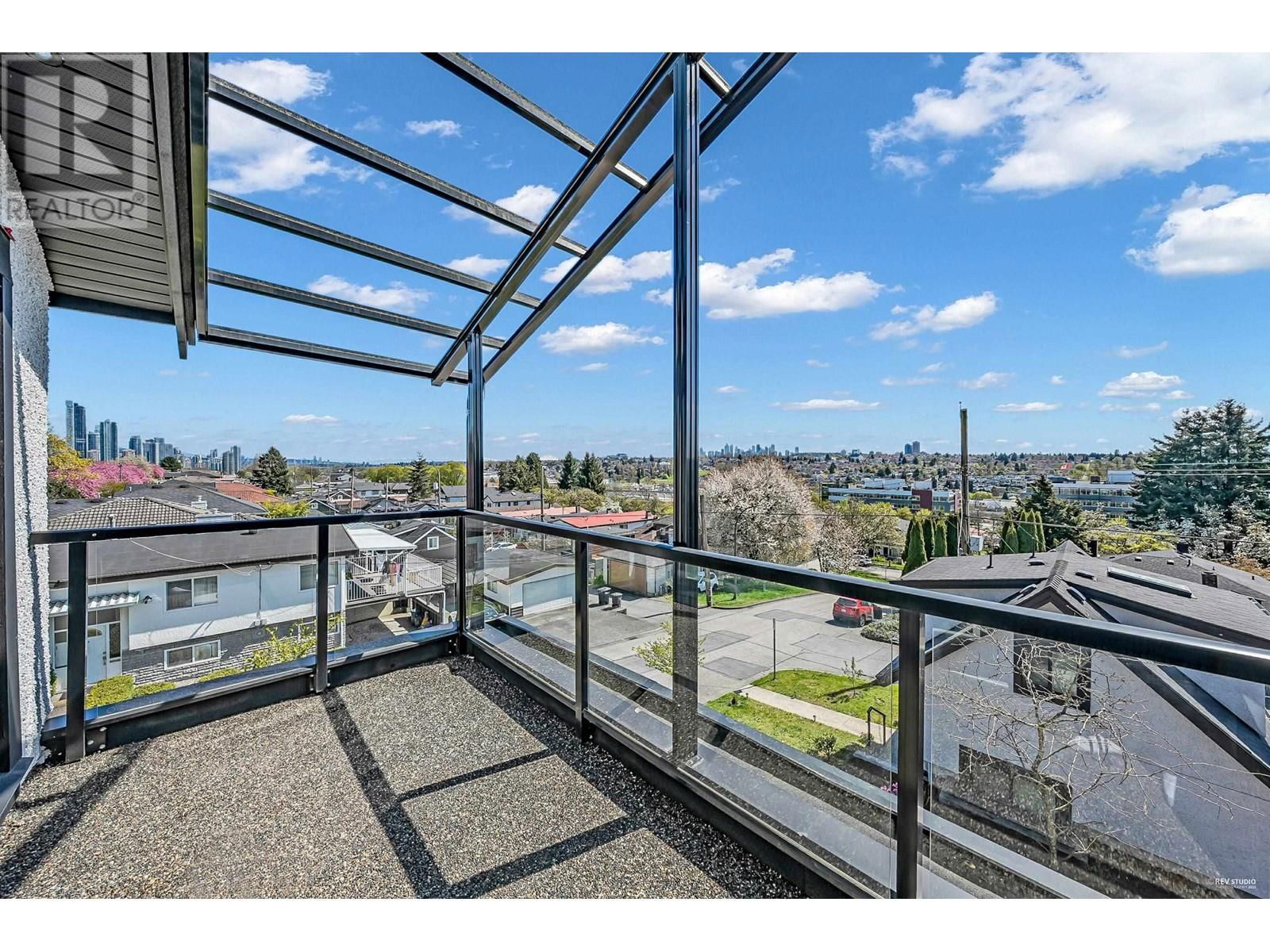 2996 7TH AVENUE Image 20