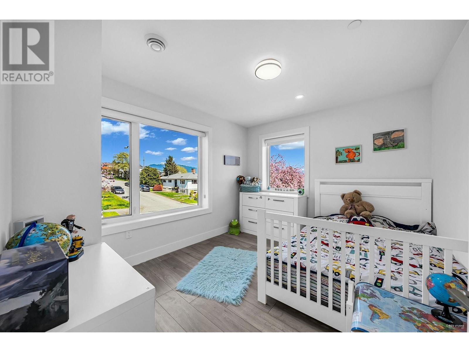 2996 7TH AVENUE Image 21