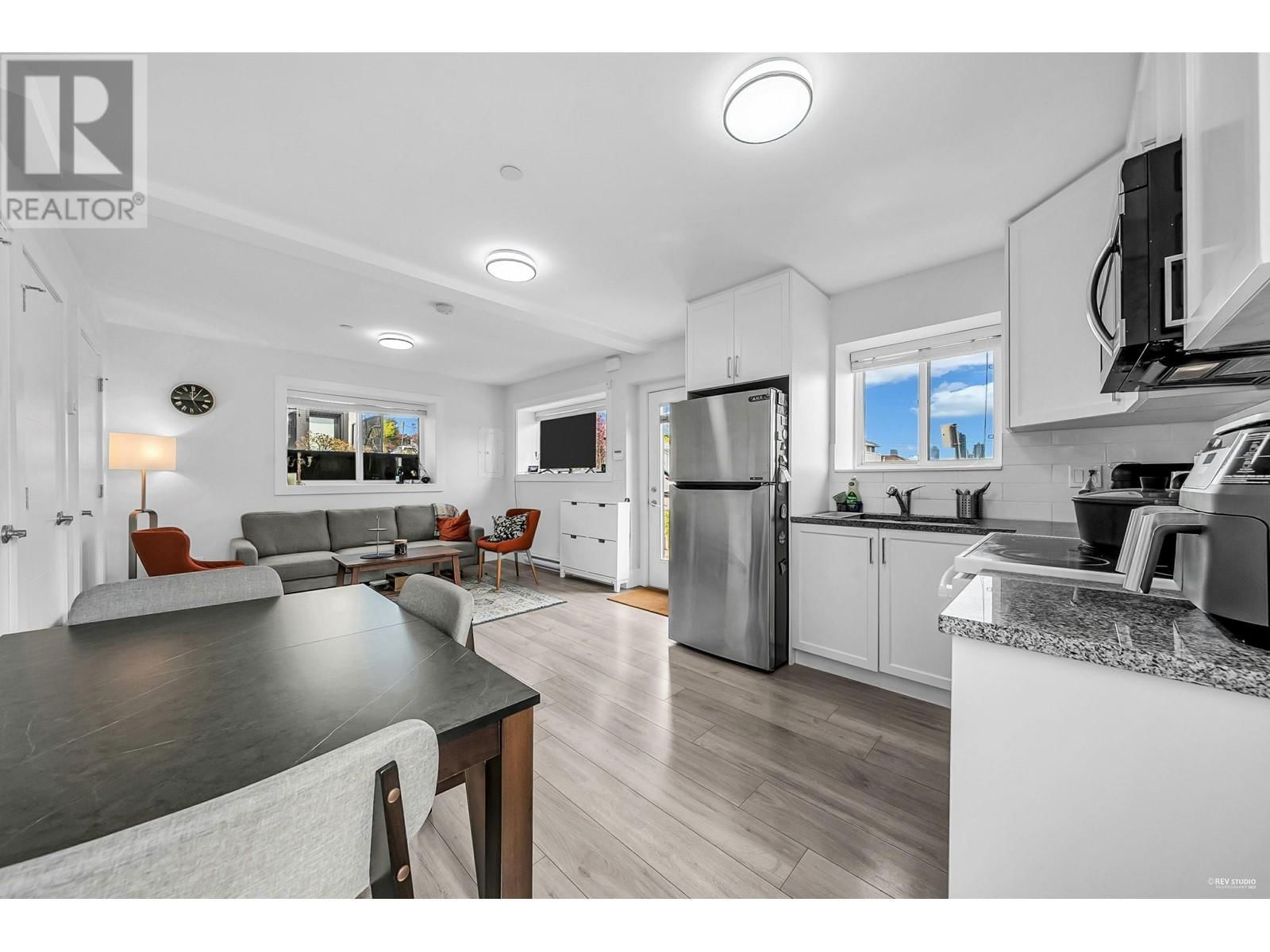 2996 7TH AVENUE Image 27