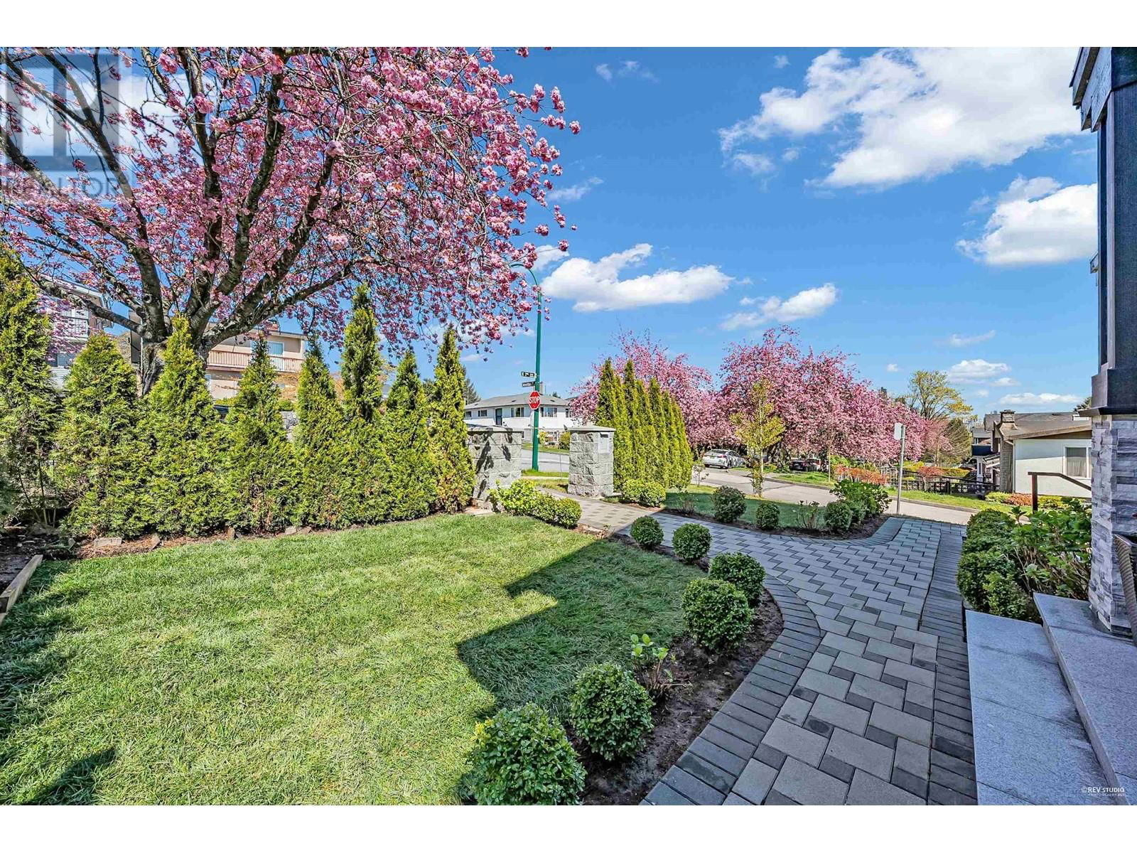 2996 7TH AVENUE Image 3