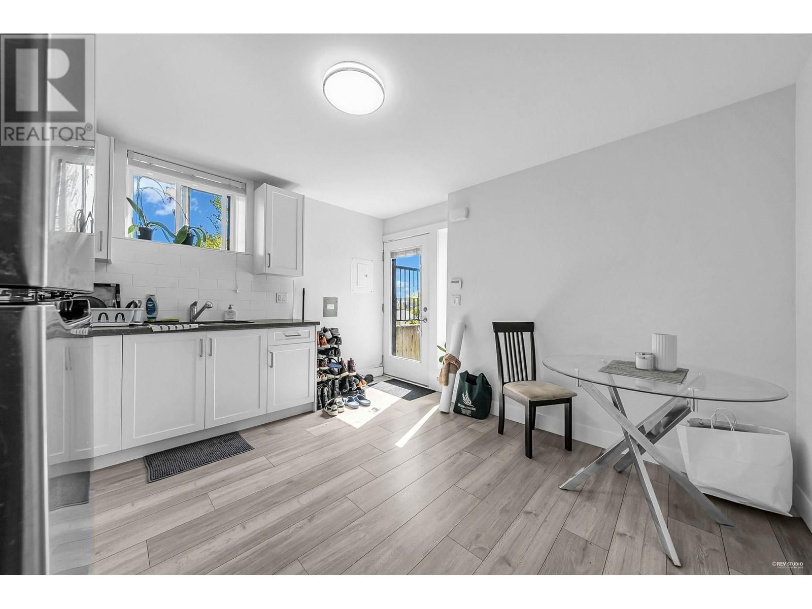2996 7TH AVENUE Image 33