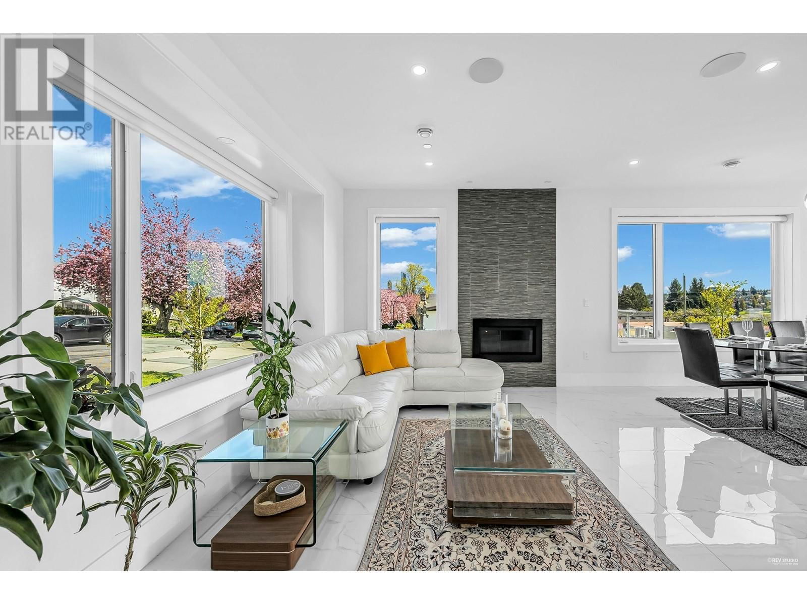 2996 7TH AVENUE Image 6