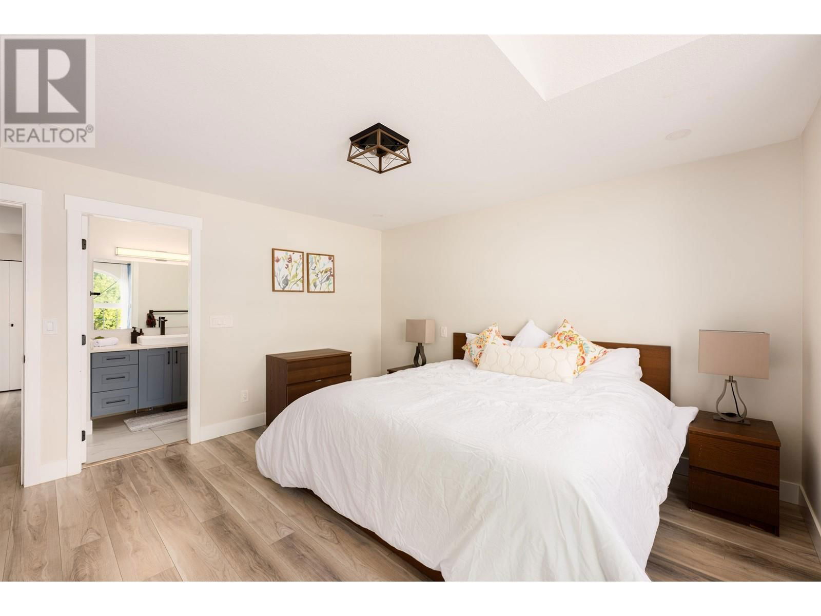 1282 LINCOLN DRIVE Image 10