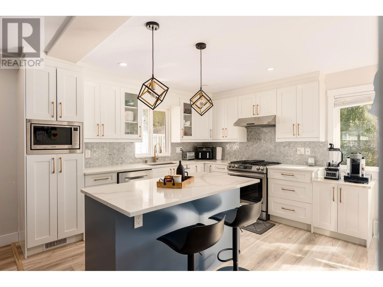1282 LINCOLN DRIVE Image 6