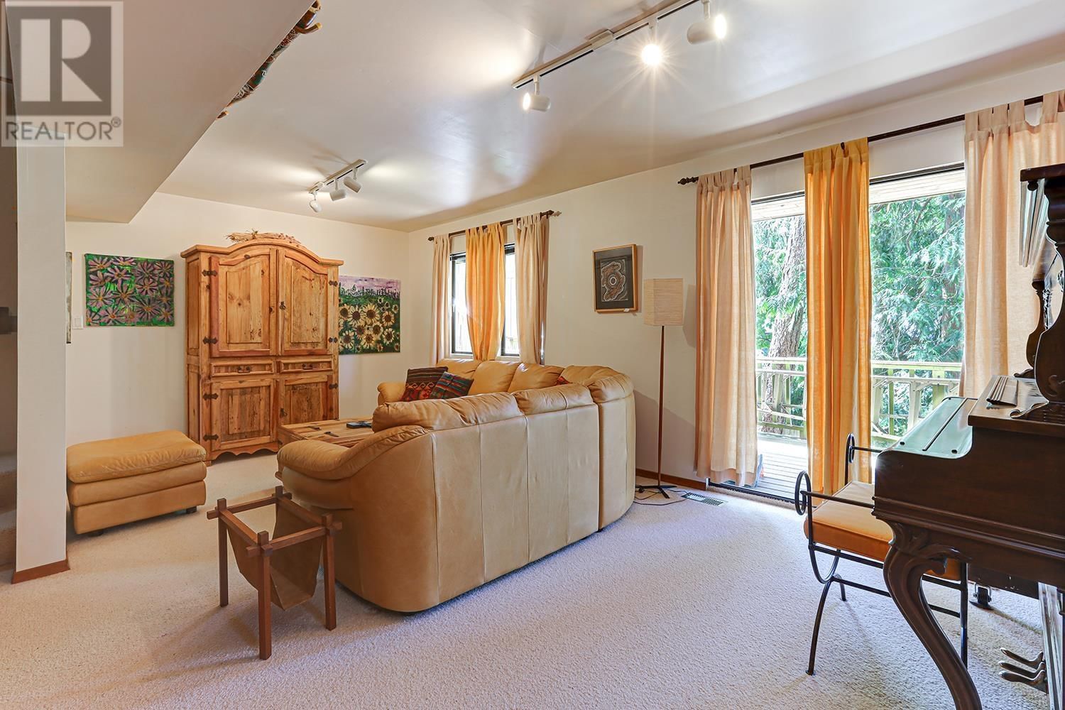 325 OCEANVIEW ROAD Image 27