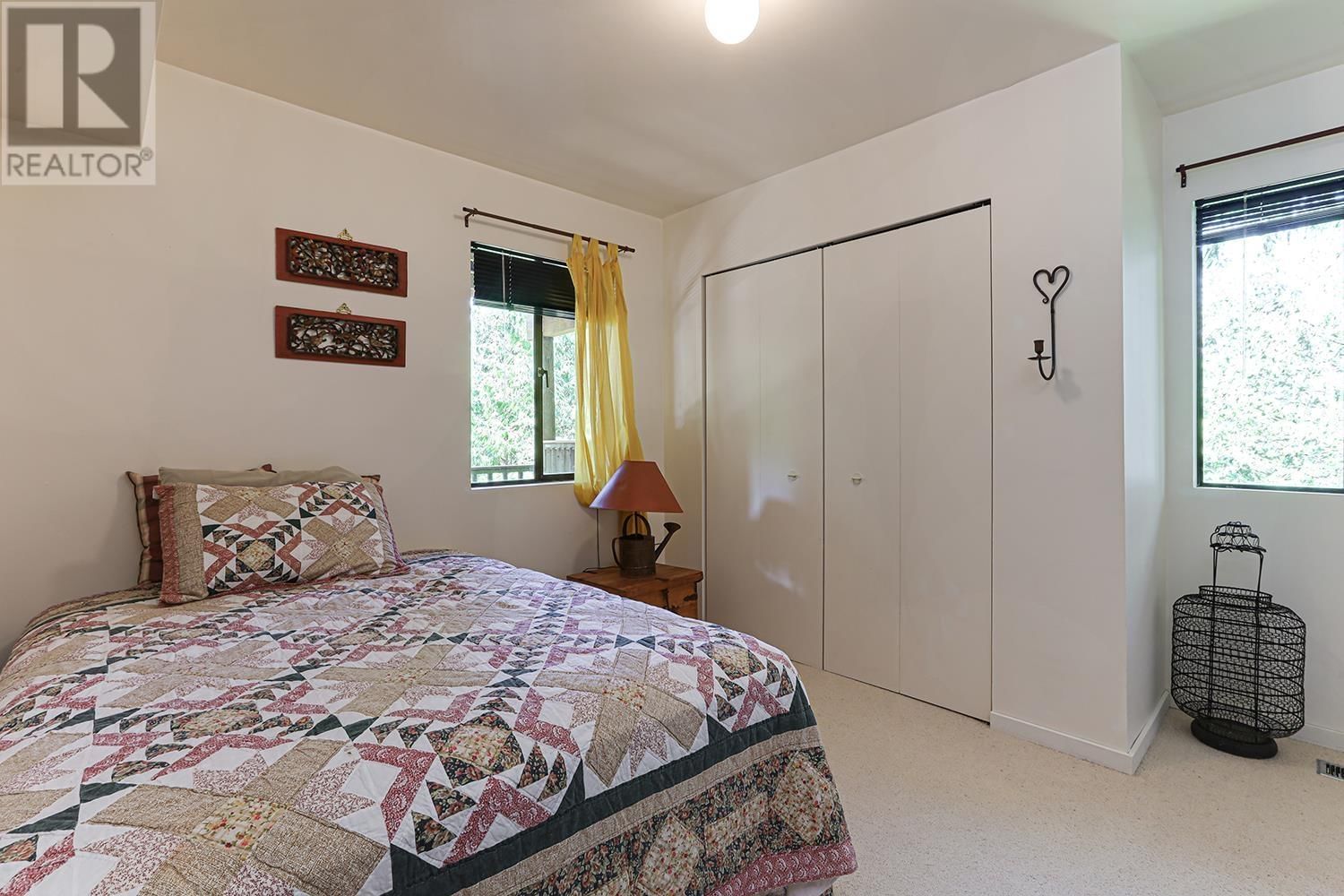325 OCEANVIEW ROAD Image 29