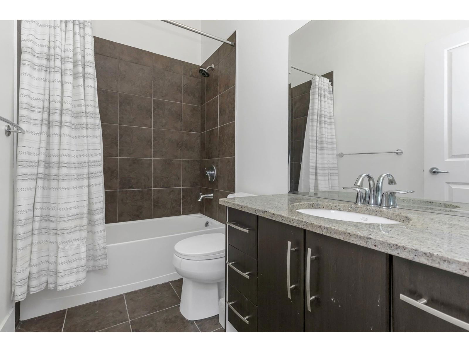 401 - 2632 PAULINE Image 31