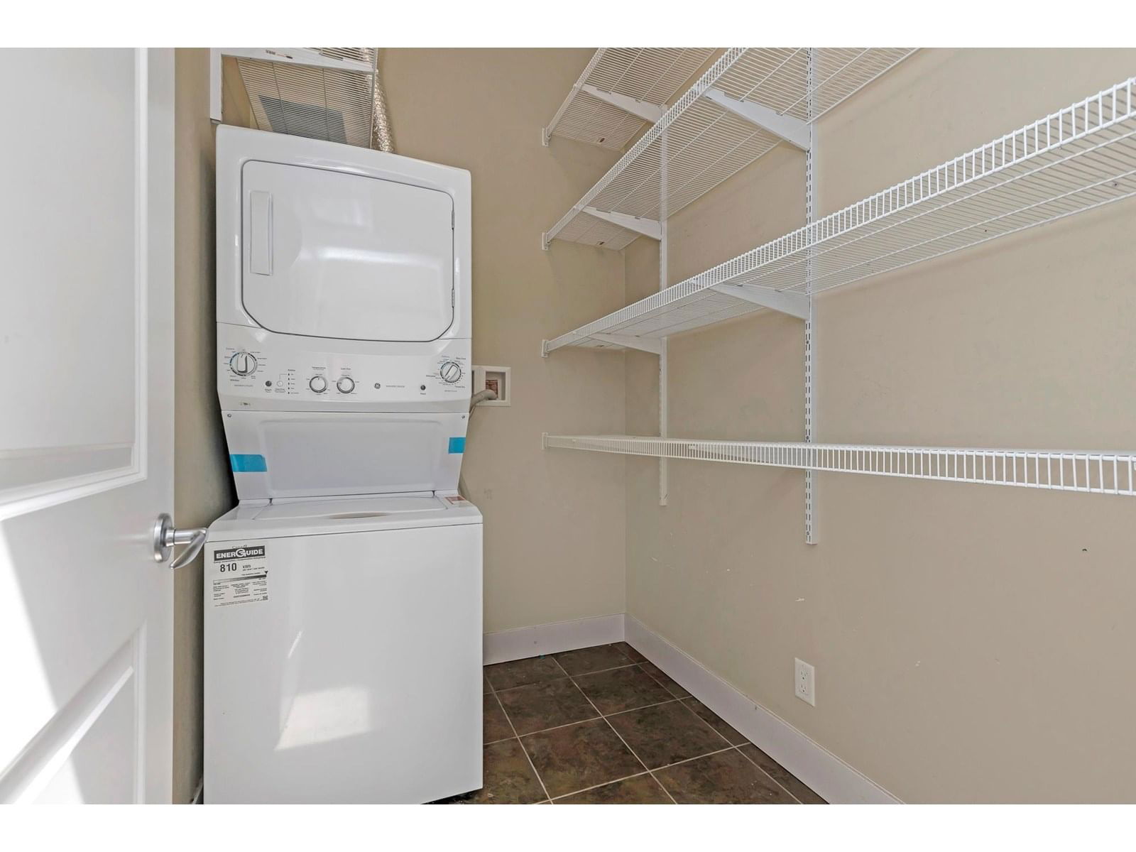 401 - 2632 PAULINE Image 32