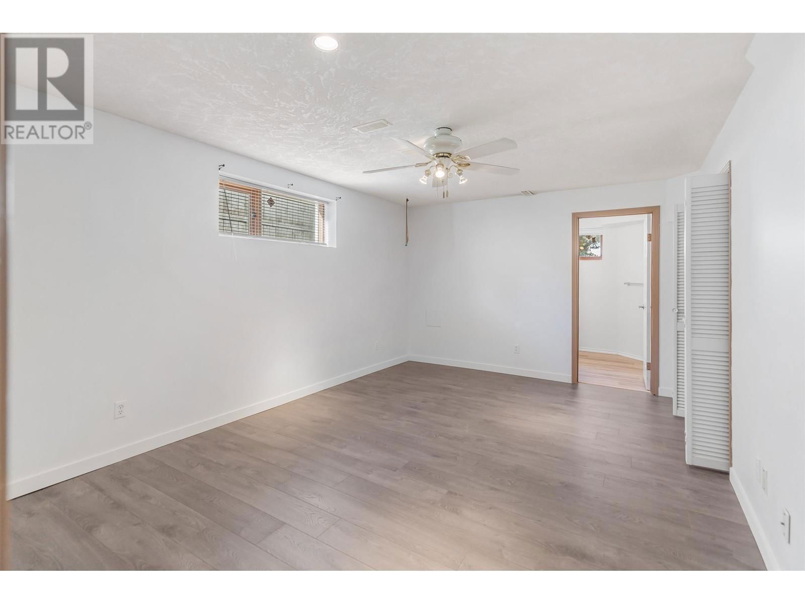 3849 GRACE CRESCENT Image 11