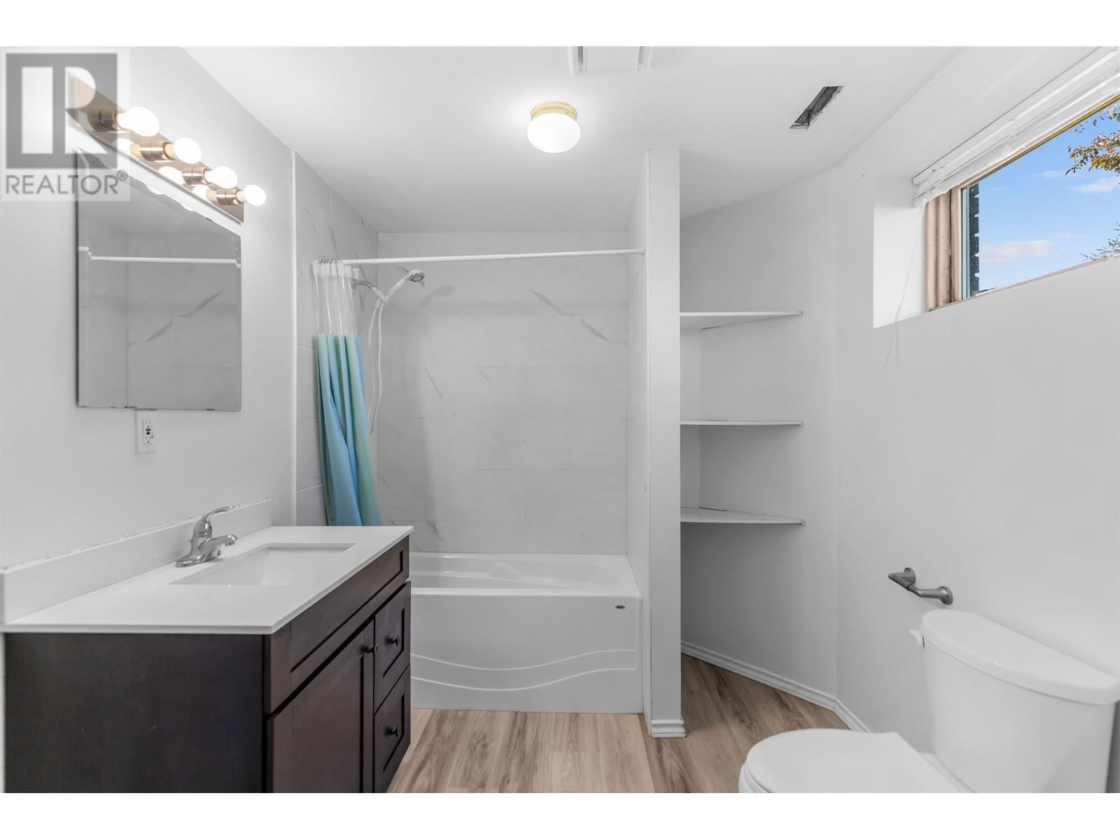 3849 GRACE CRESCENT Image 13