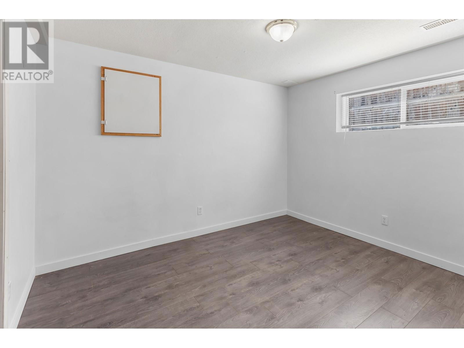 3849 GRACE CRESCENT Image 15