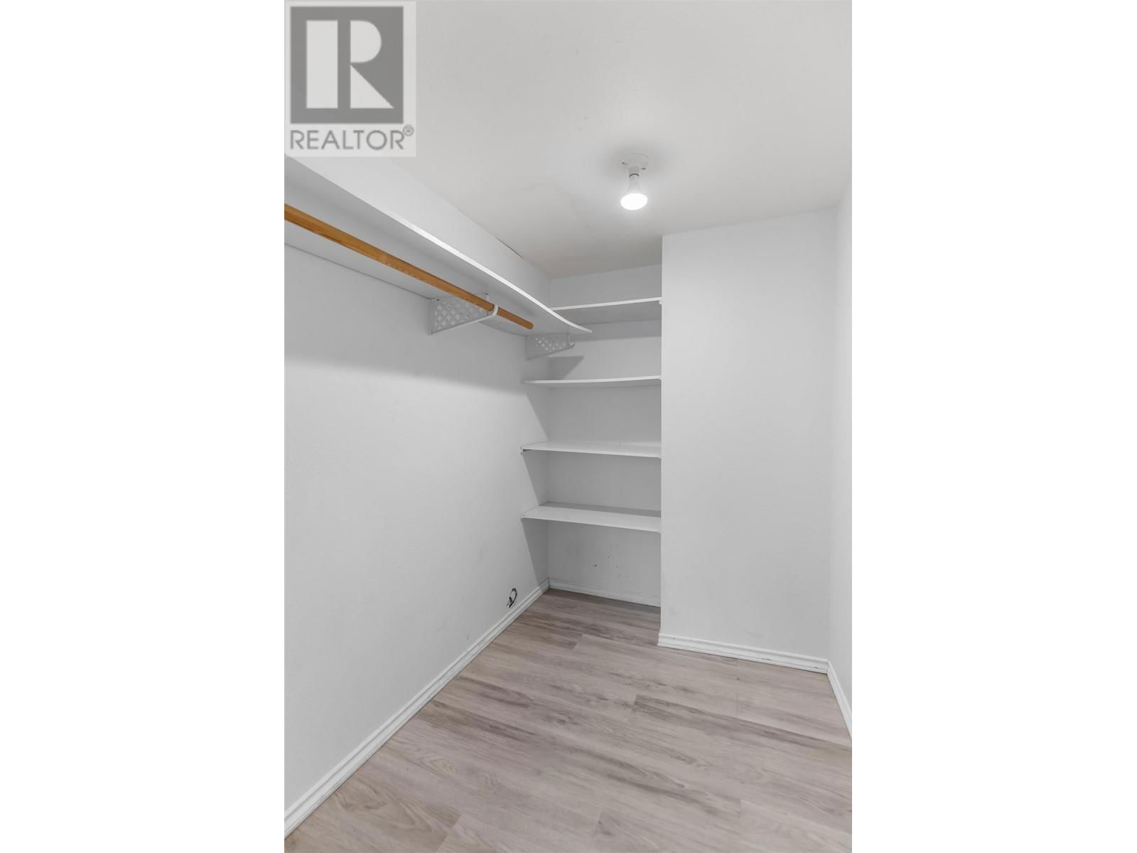3849 GRACE CRESCENT Image 17
