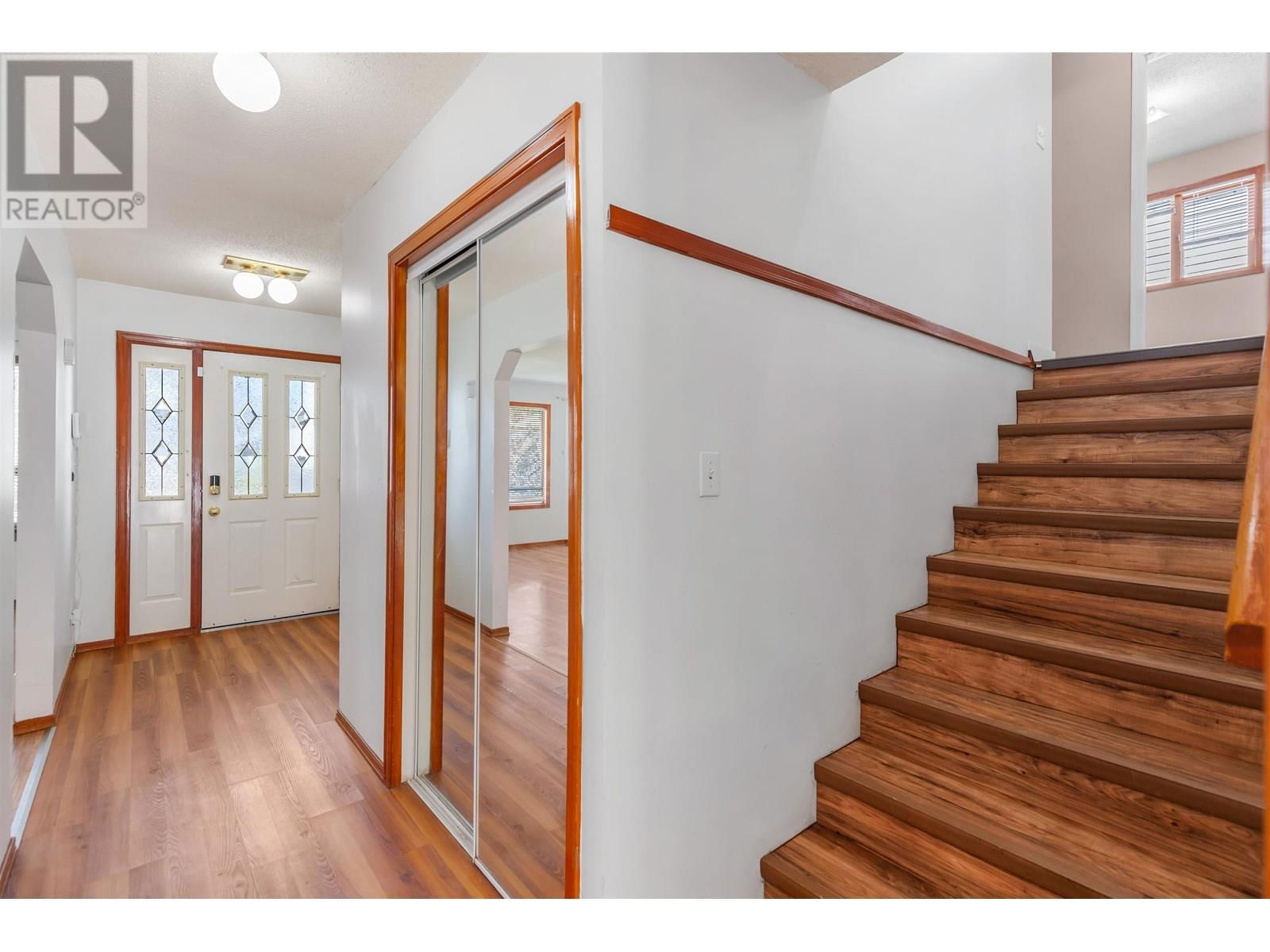 3849 GRACE CRESCENT Image 2
