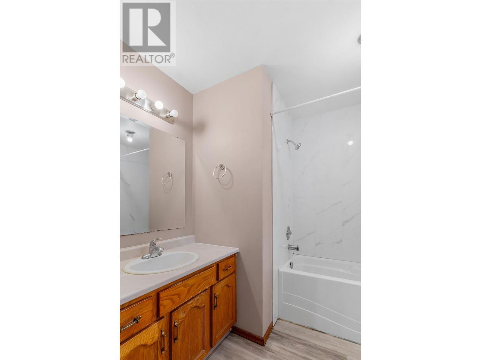 3849 GRACE CRESCENT Image 20