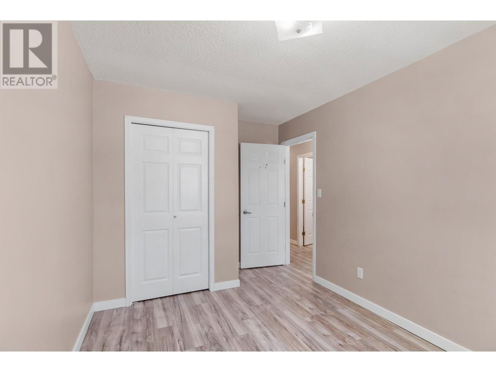 3849 GRACE CRESCENT Image 25