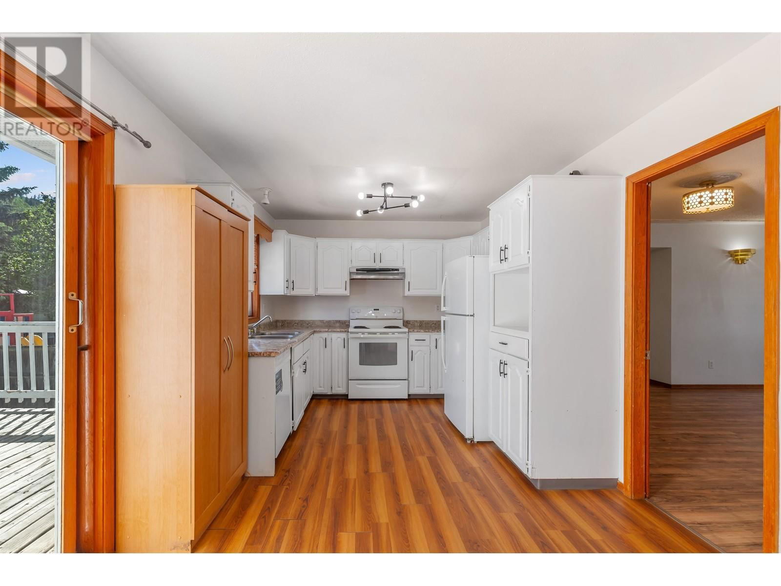 3849 GRACE CRESCENT Image 5