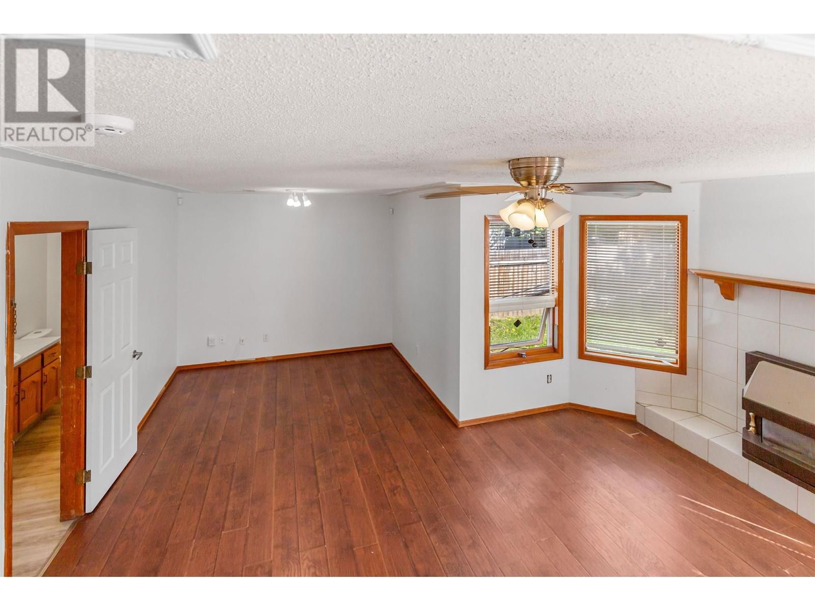 3849 GRACE CRESCENT Image 7
