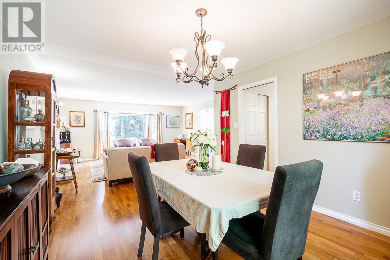 1471 GROVE PLACE Image 10