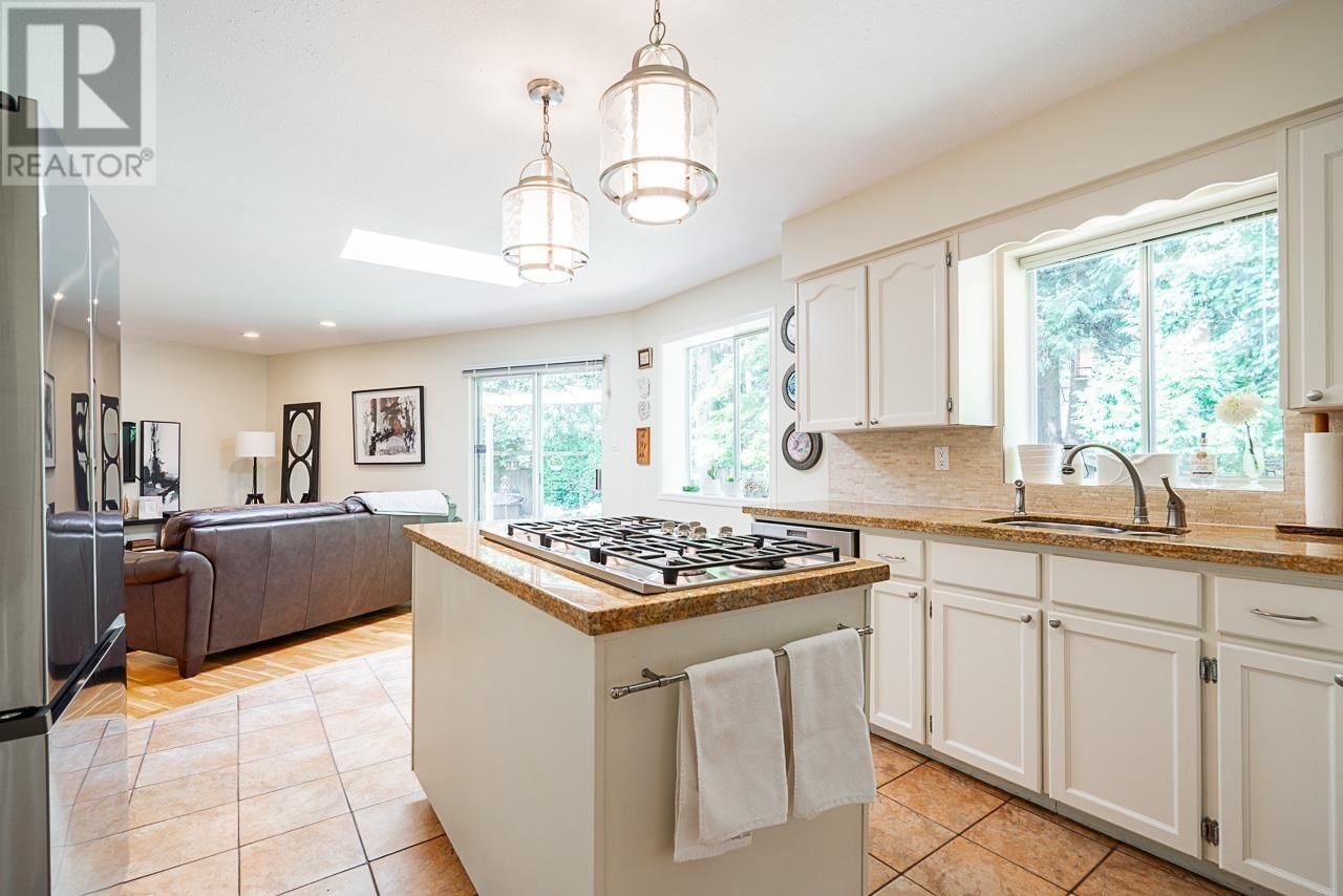 1471 GROVE PLACE Image 11