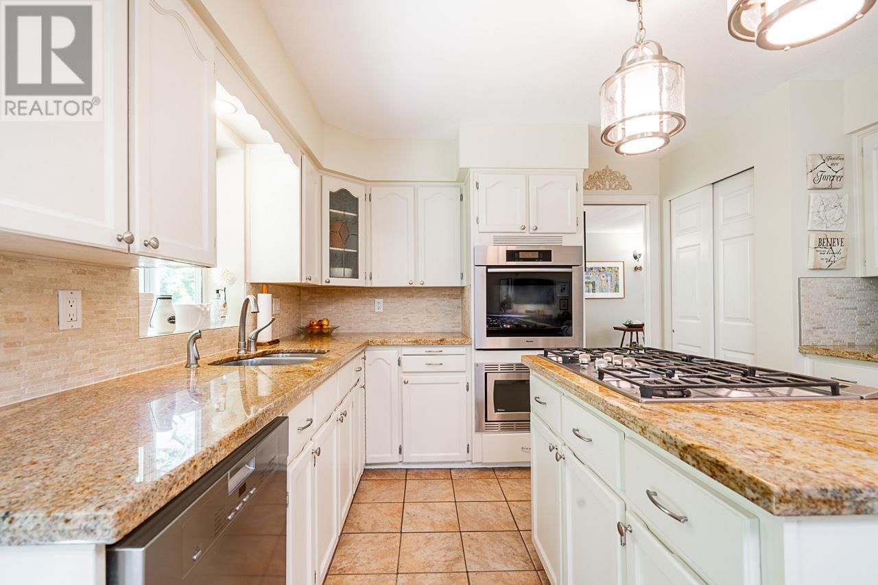 1471 GROVE PLACE Image 14