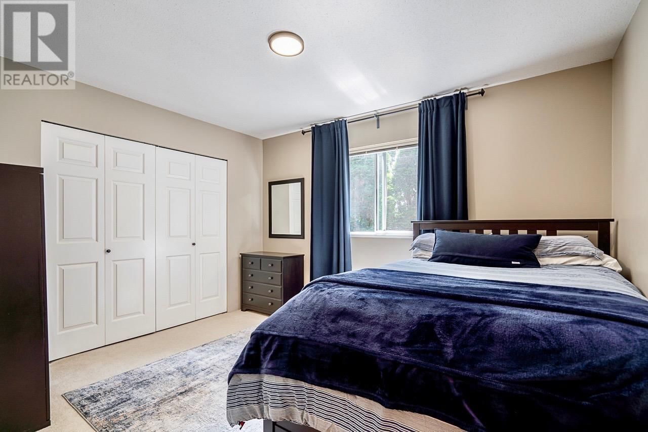 1471 GROVE PLACE Image 18