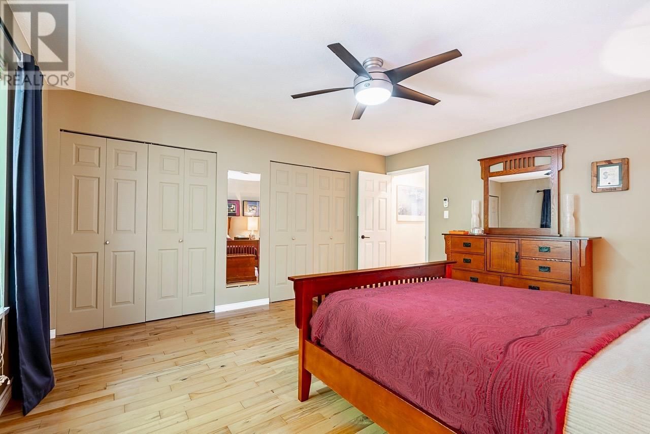 1471 GROVE PLACE Image 21