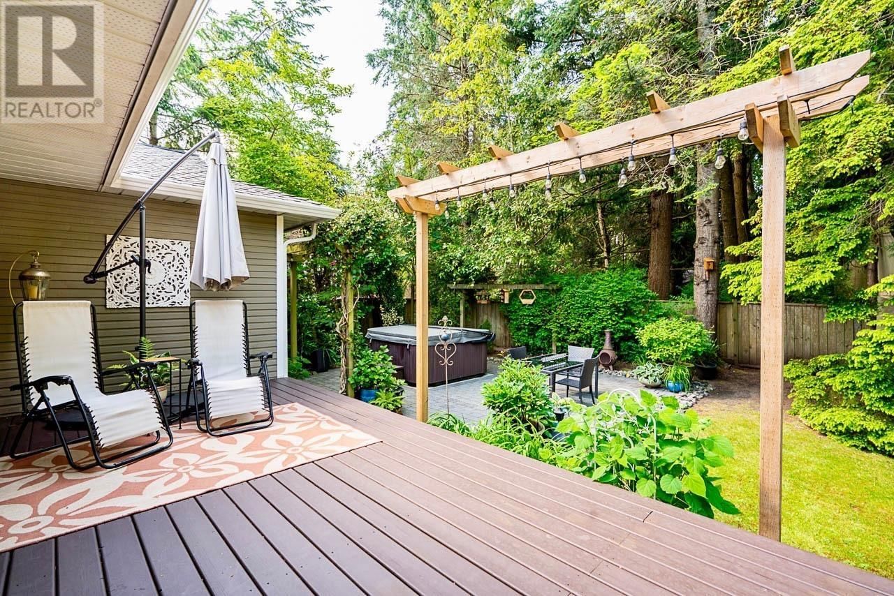 1471 GROVE PLACE Image 25
