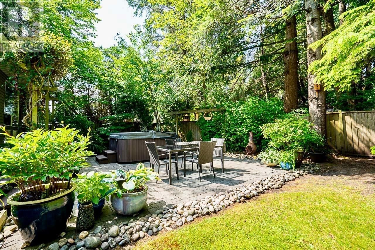 1471 GROVE PLACE Image 27