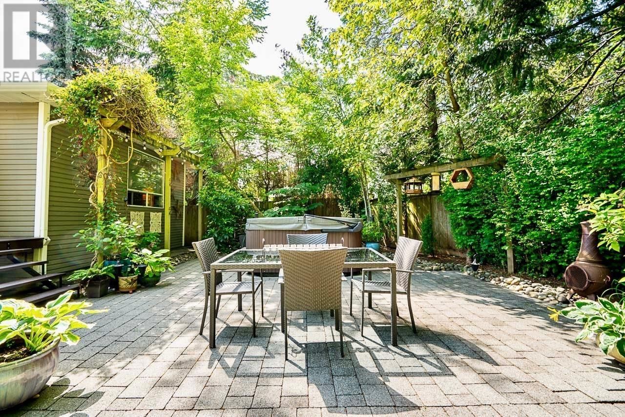 1471 GROVE PLACE Image 28
