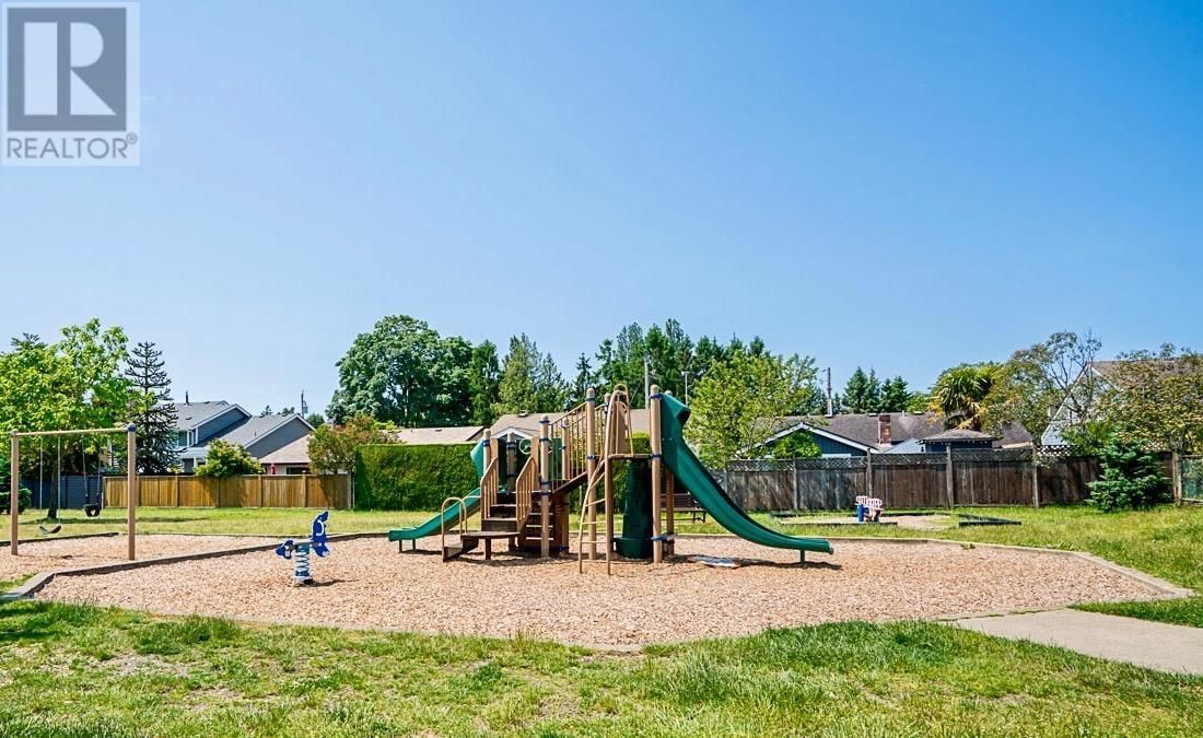 1471 GROVE PLACE Image 38