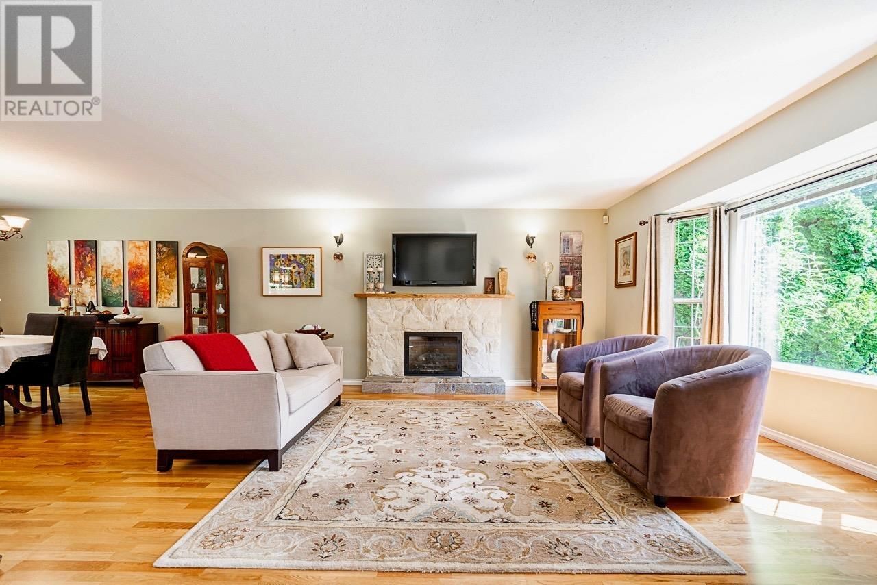 1471 GROVE PLACE Image 5