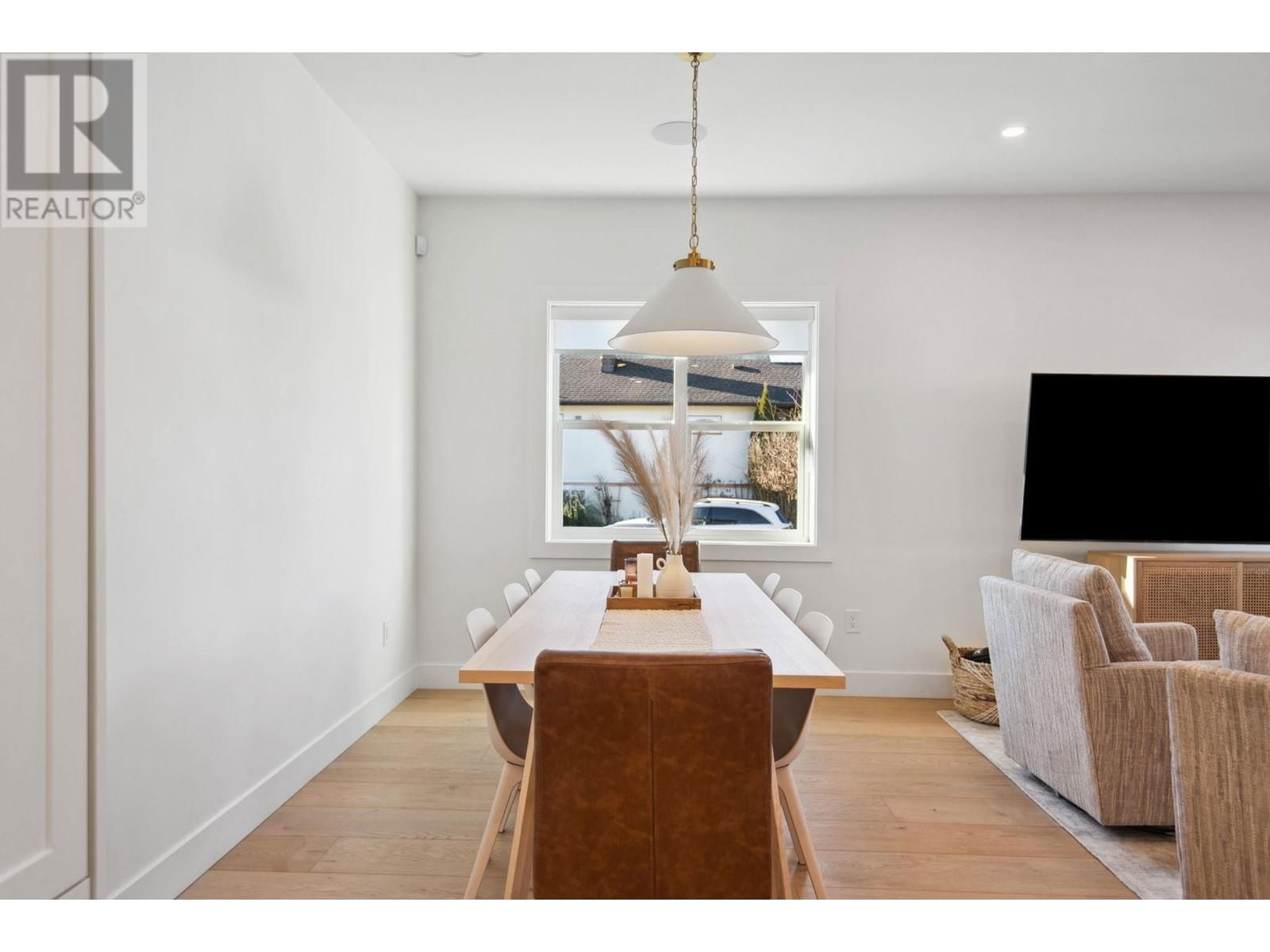 2504 NAPIER STREET Image 10