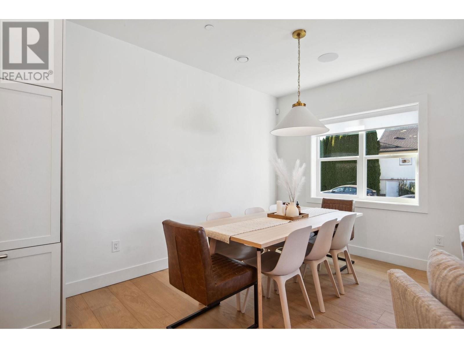 2504 NAPIER STREET Image 11