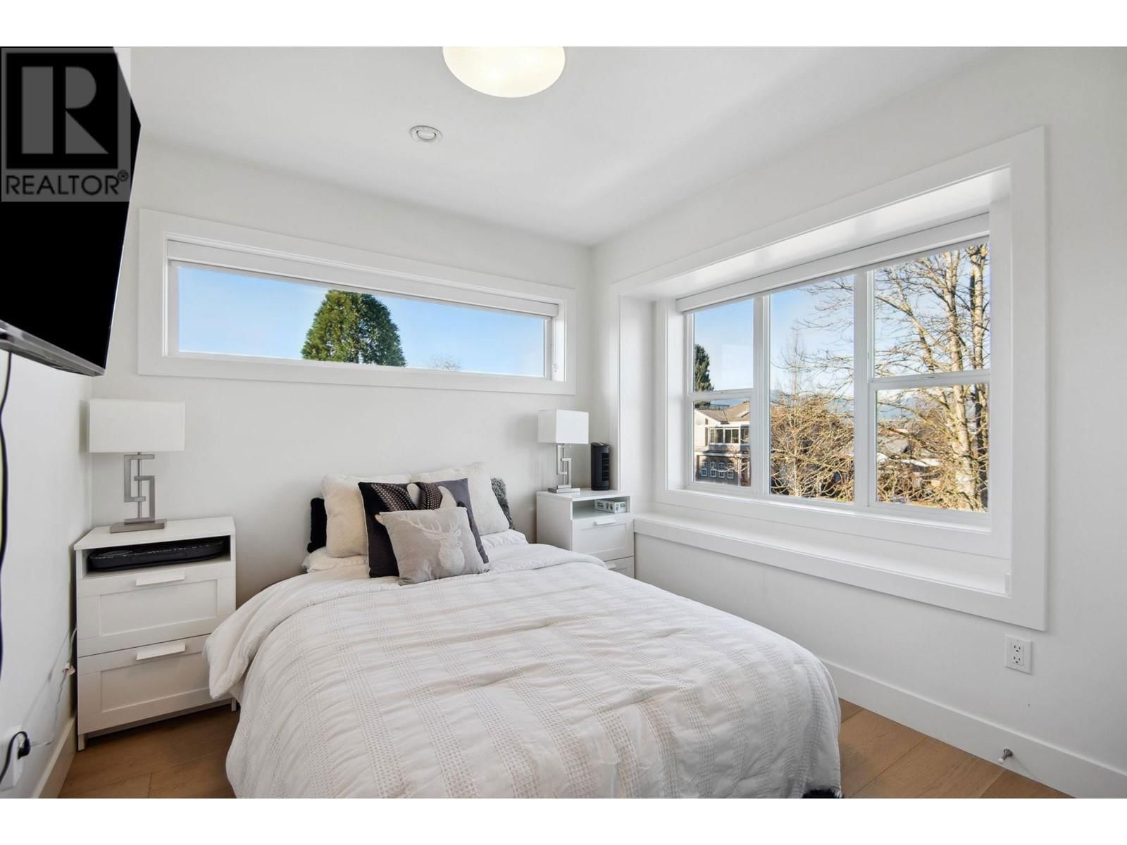 2504 NAPIER STREET Image 14