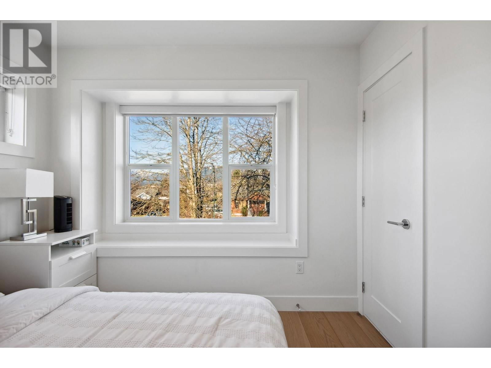 2504 NAPIER STREET Image 15