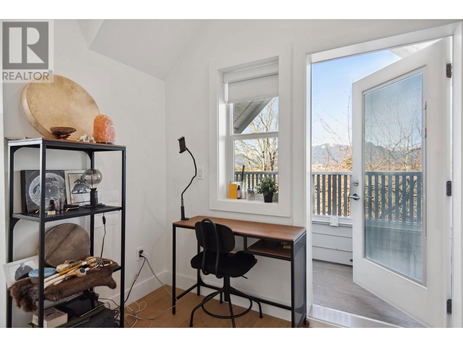 2504 NAPIER STREET Image 21