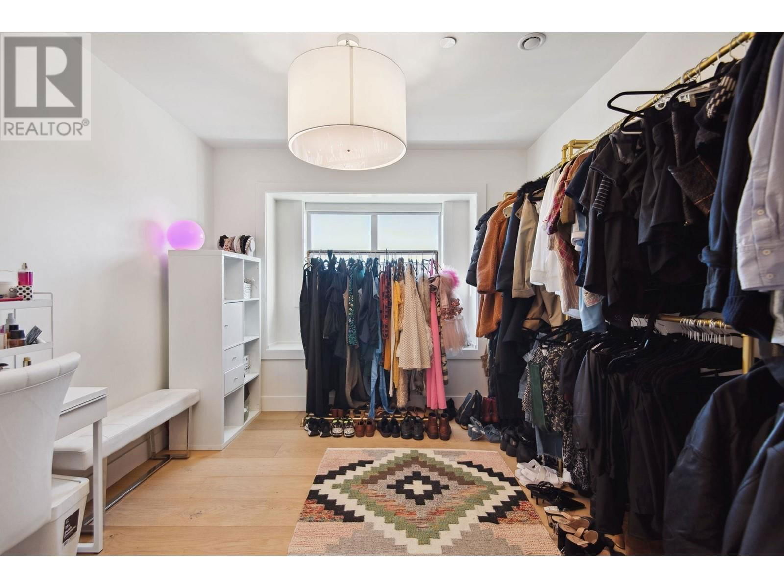 2504 NAPIER STREET Image 24