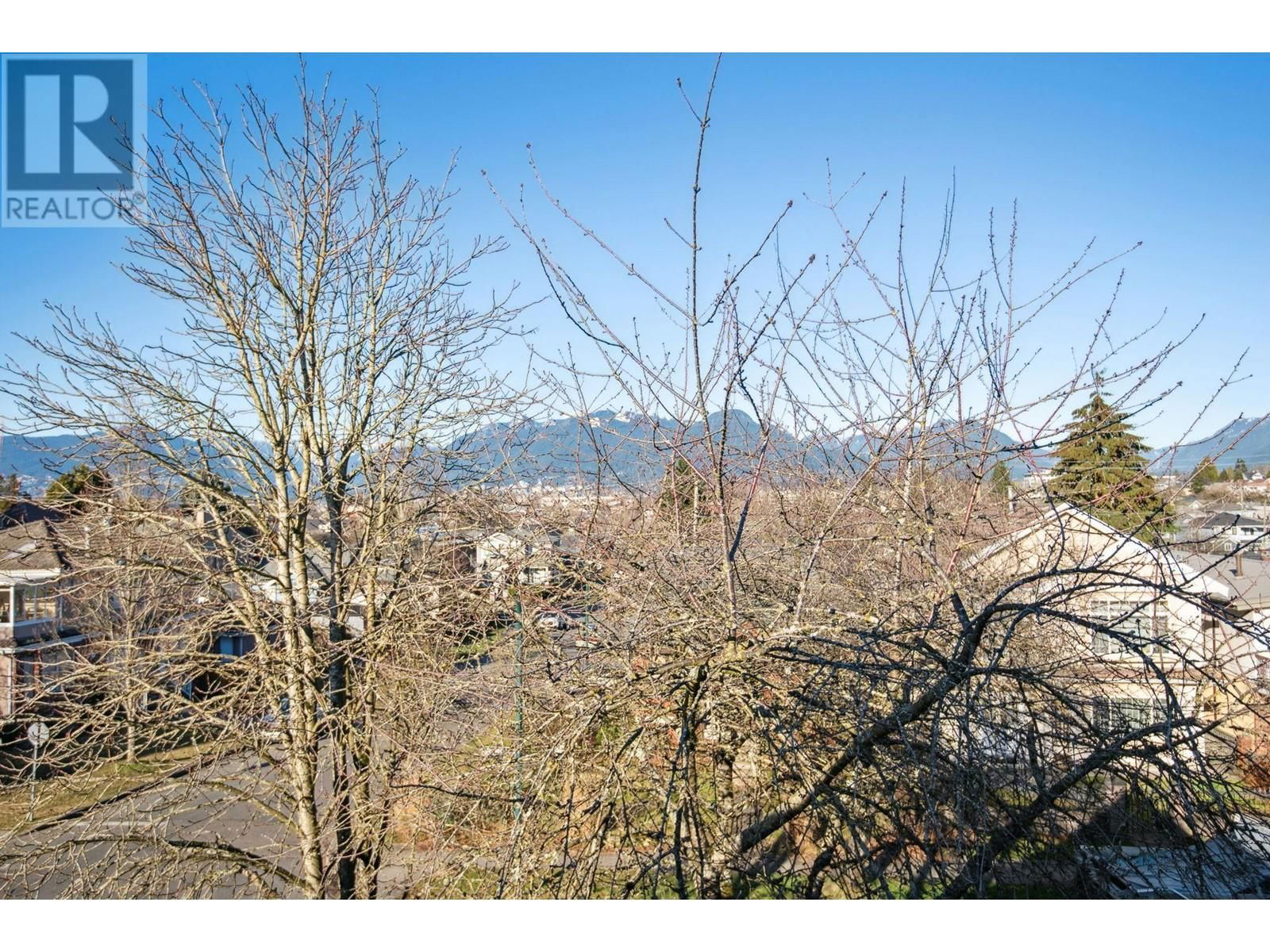 2504 NAPIER STREET Image 28