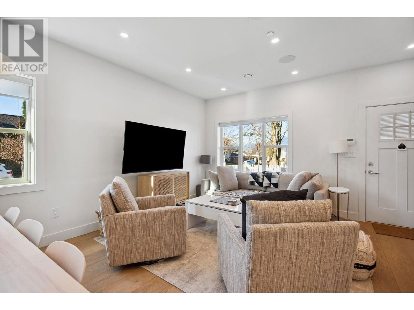 2504 NAPIER STREET Image 3