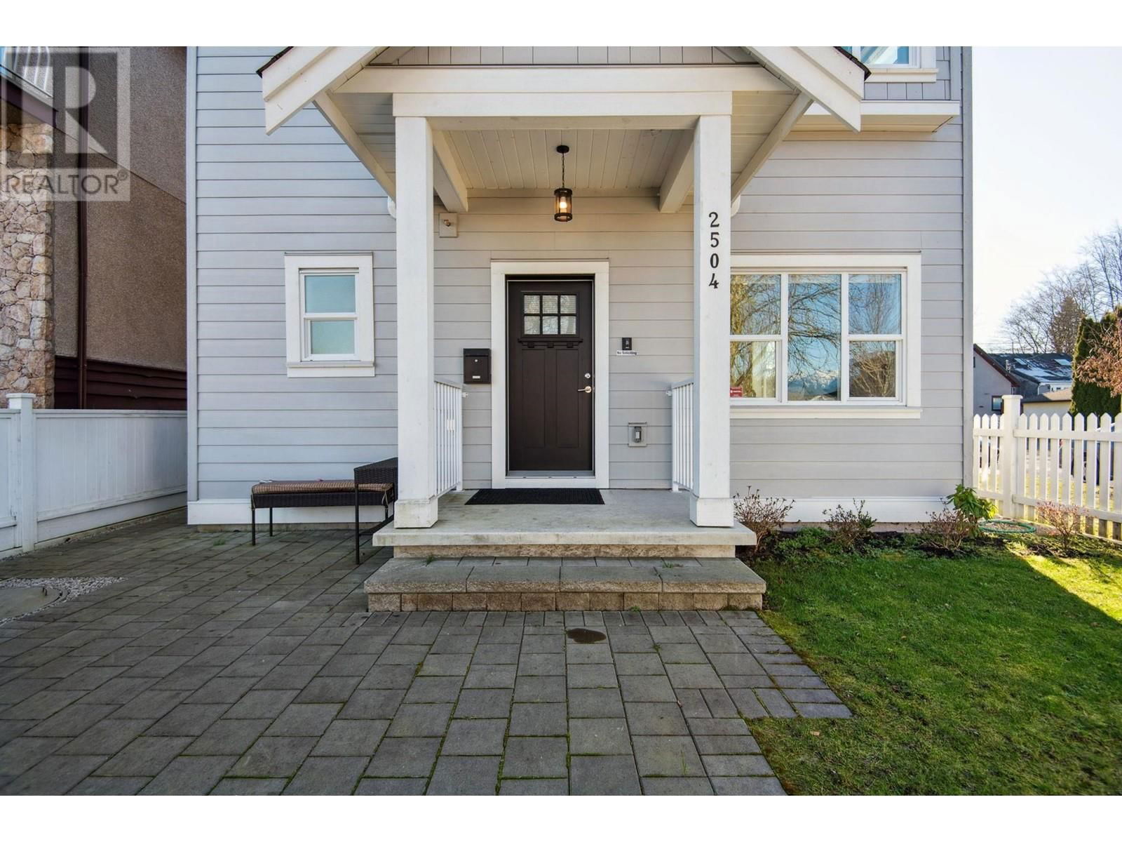 2504 NAPIER STREET Image 30