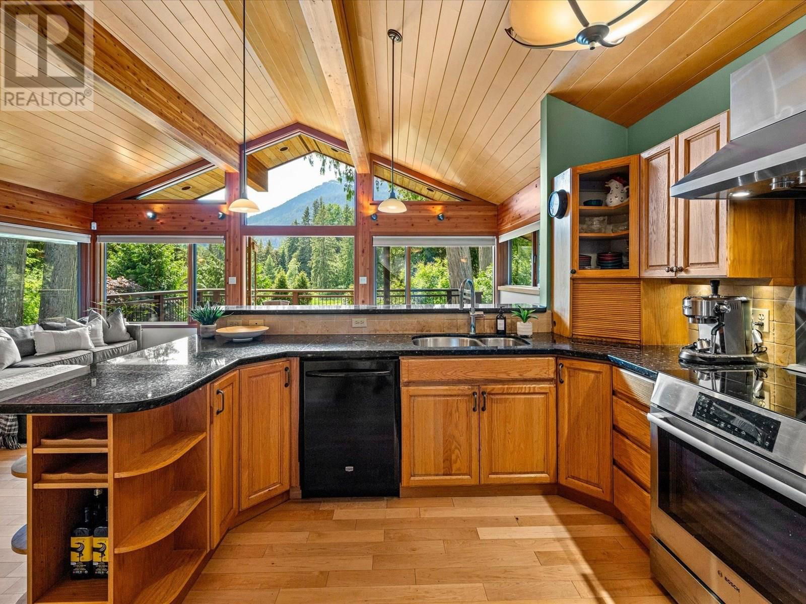 6557 BALSAM WAY Image 12